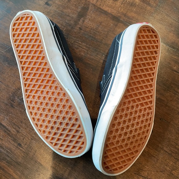 BRAND NEW VANS - Picture 3 of 3